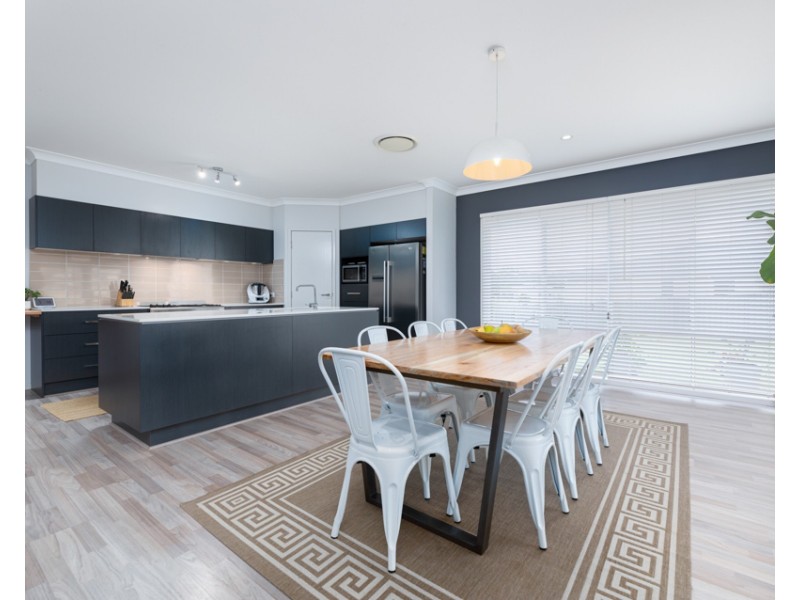 136 Mountaintrack Drive, Wamuran QLD 4512