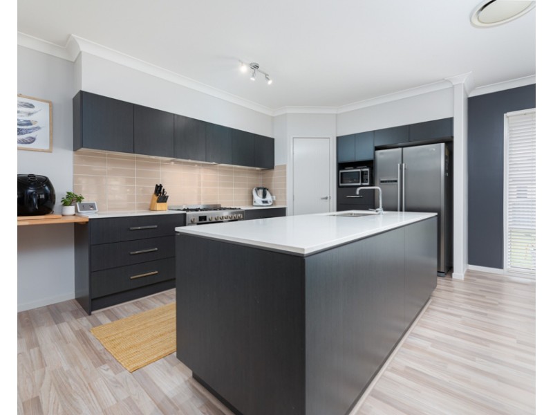 136 Mountaintrack Drive, Wamuran QLD 4512