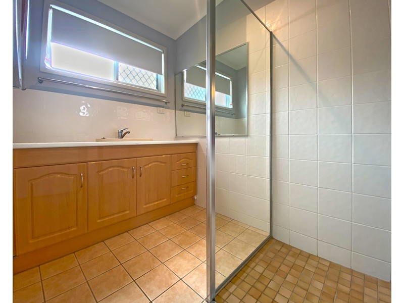 12 Fiona Street, Beachmere QLD 4510