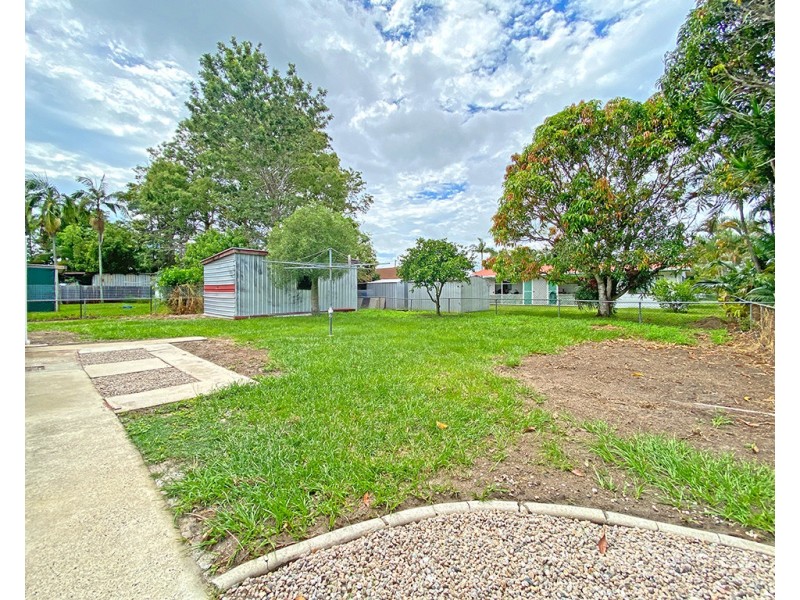 12 Fiona Street, Beachmere QLD 4510