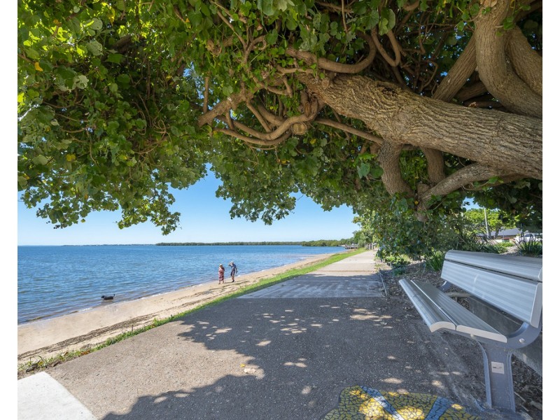51 Esplanade, Deception Bay QLD 4508