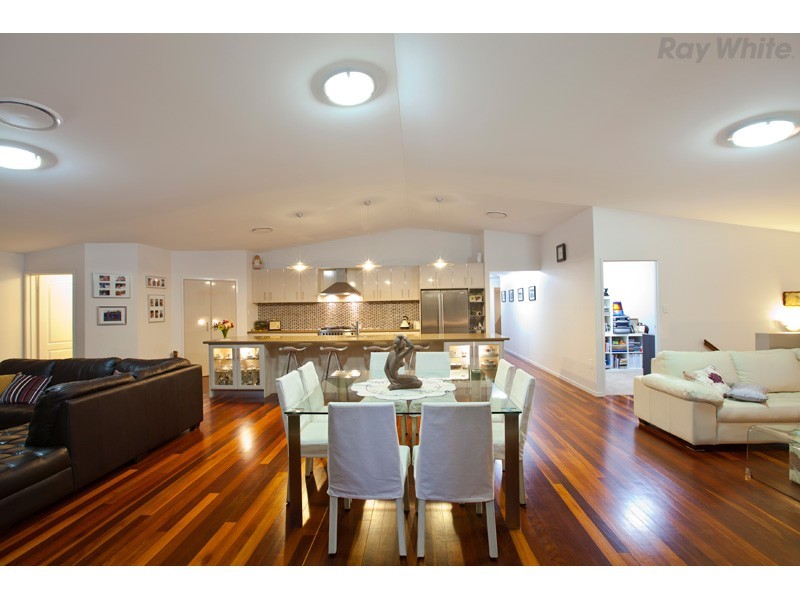 21 Carmody Court, Petrie QLD 4502