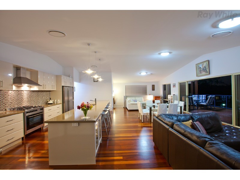 21 Carmody Court, Petrie QLD 4502