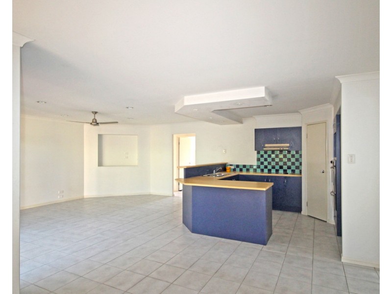 12 Avoca Esplanade, Sandstone Point QLD 4511