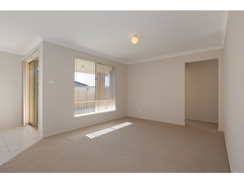 1/13 Prieska Way, East Maitland NSW 2323