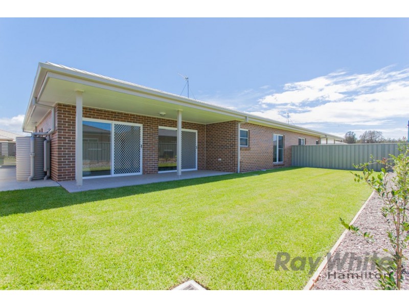 1 Heron Circuit, Fullerton Cove NSW 2318