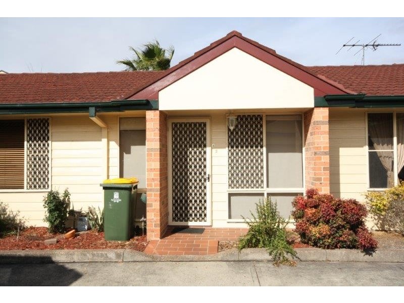 4/3 Wilson Street, Hamilton NSW 2303