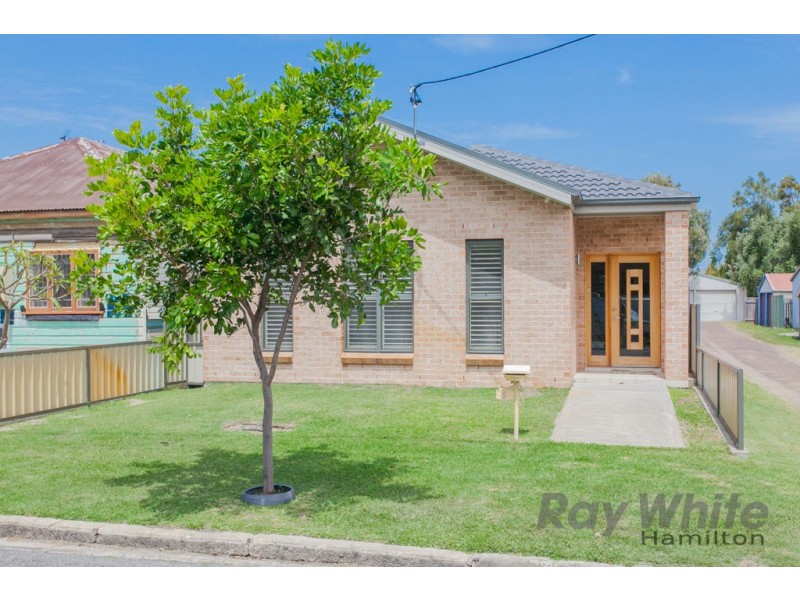 5 Bay Street, Stockton NSW 2295