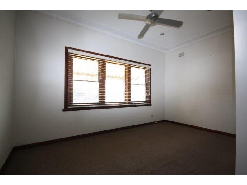 7 Joslin Street, Kotara NSW 2289