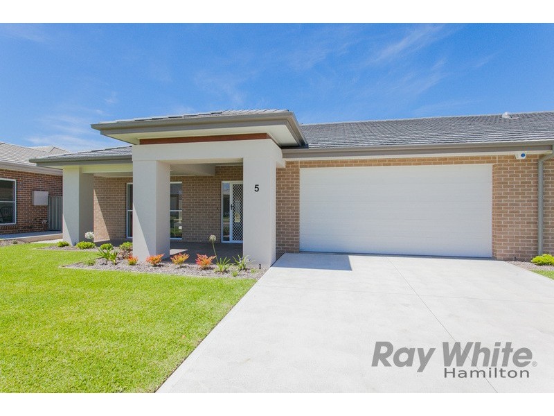 8 Sugar Glider Way, Fullerton Cove NSW 2318