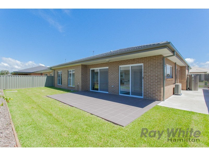 8 Sugar Glider Way, Fullerton Cove NSW 2318