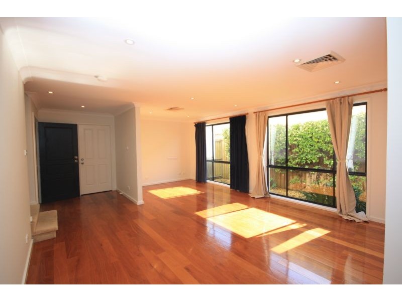 80 Cleary St, Hamilton NSW 2303