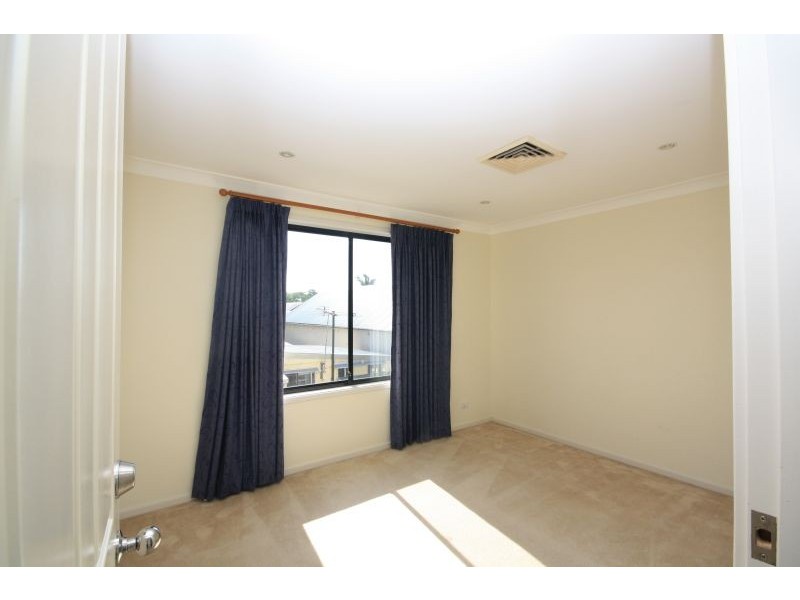 80 Cleary St, Hamilton NSW 2303