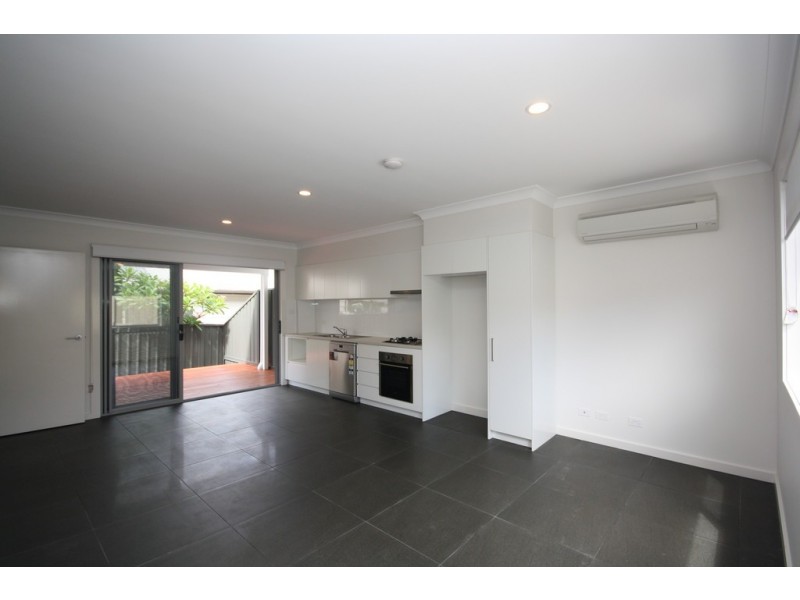 2/30 Croudace Road, Elermore Vale NSW 2287