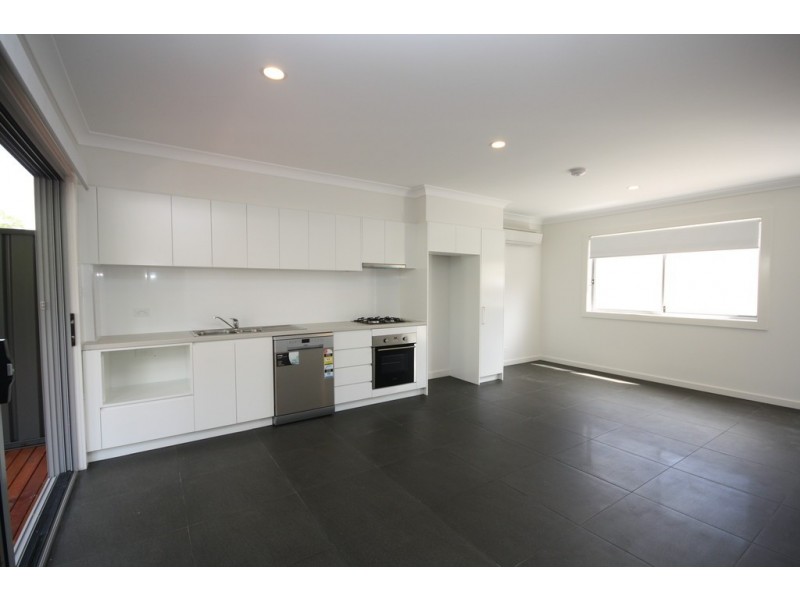 2/30 Croudace Road, Elermore Vale NSW 2287