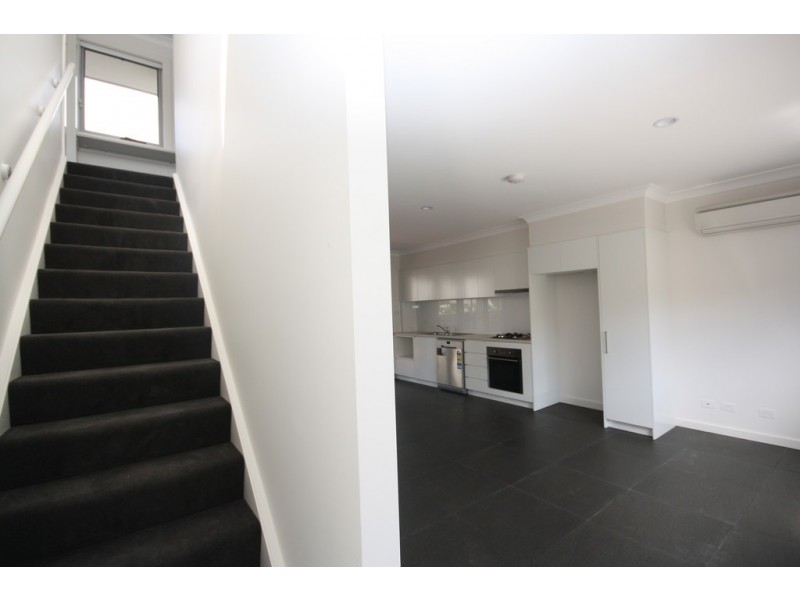 2/30 Croudace Road, Elermore Vale NSW 2287