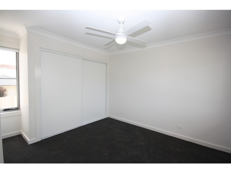 2/30 Croudace Road, Elermore Vale NSW 2287