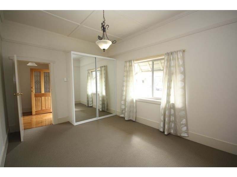 11 Cowper St, Georgetown NSW 2298