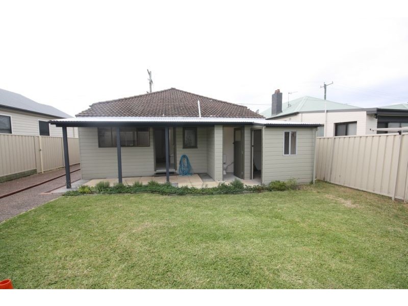 11 Cowper St, Georgetown NSW 2298