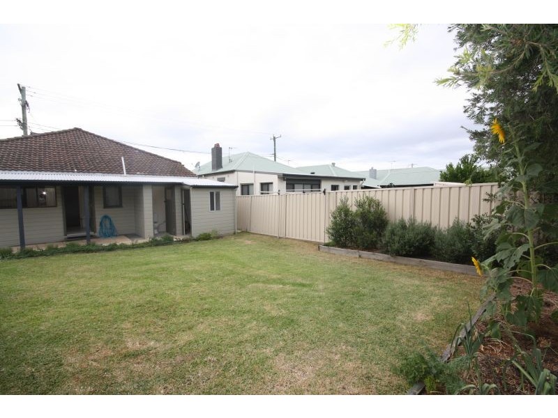 11 Cowper St, Georgetown NSW 2298