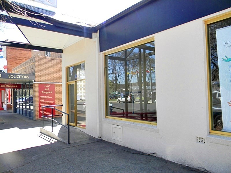 89 Sharp Street, Cooma NSW 2630