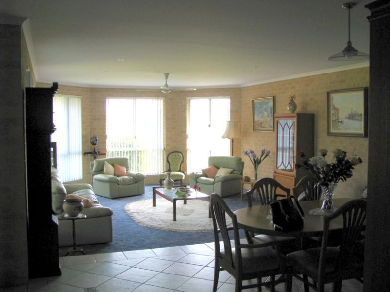 11 Garvan Street, Wolumla NSW 2550