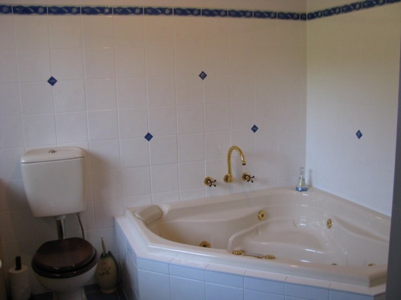 11 Garvan Street, Wolumla NSW 2550