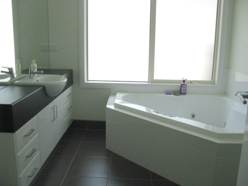 8 Whistler Close, Merimbula NSW 2548