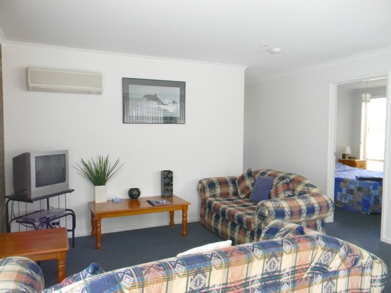 2/10 Cameron Street, Merimbula NSW 2548