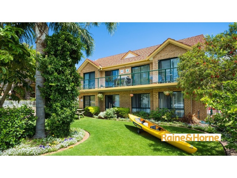 8 Marine Parade, Merimbula NSW 2548