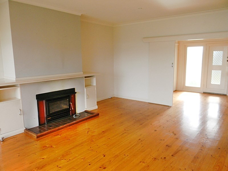 32 Lakeview Avenue, Merimbula NSW 2548