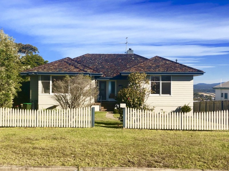 32 Lakeview Avenue, Merimbula NSW 2548