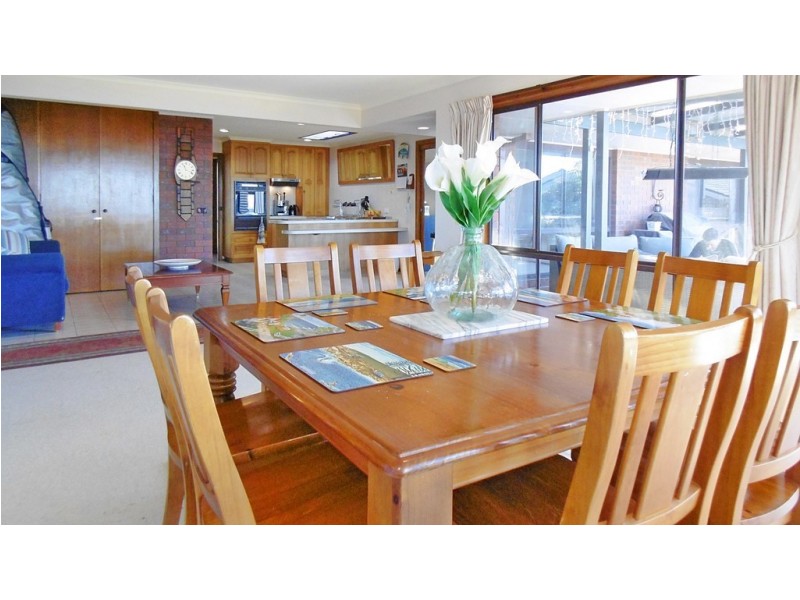 16 Golf Circuit, Tura Beach NSW 2548