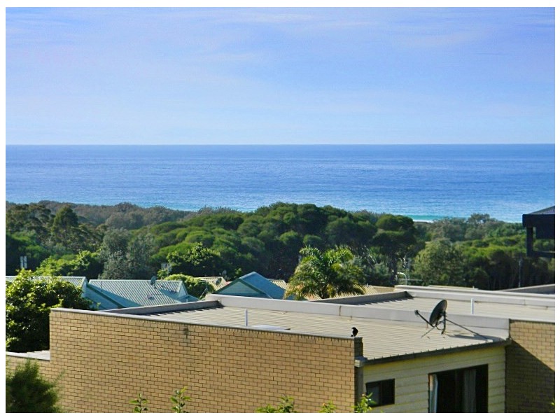 2/1 Tura Circuit, Tura Beach NSW 2548