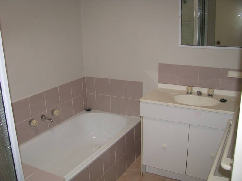 2/3 Kyeamba, Merimbula NSW 2548