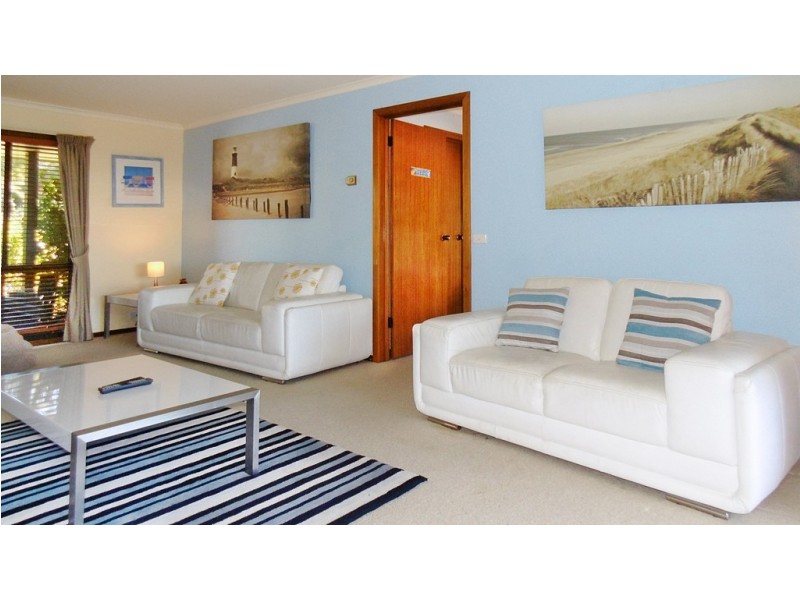 16 Golf Circuit, Tura Beach NSW 2548