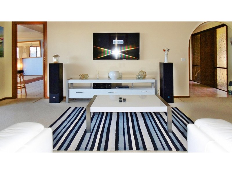 16 Golf Circuit, Tura Beach NSW 2548