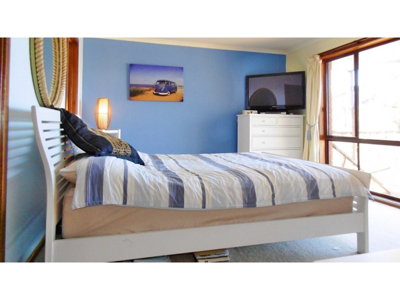 16 Golf Circuit, Tura Beach NSW 2548