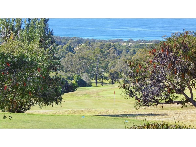 16 Golf Circuit, Tura Beach NSW 2548