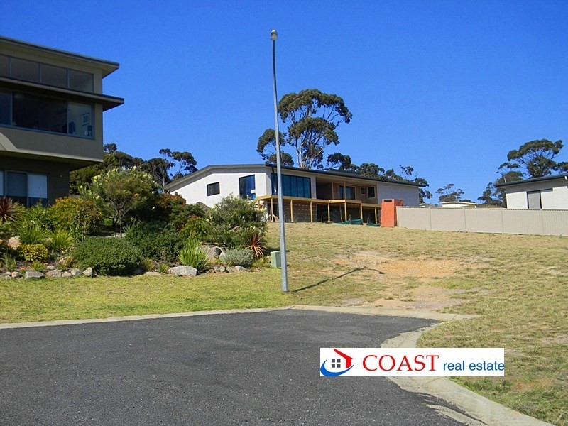 5 Allannah Close, Tura Beach NSW 2548