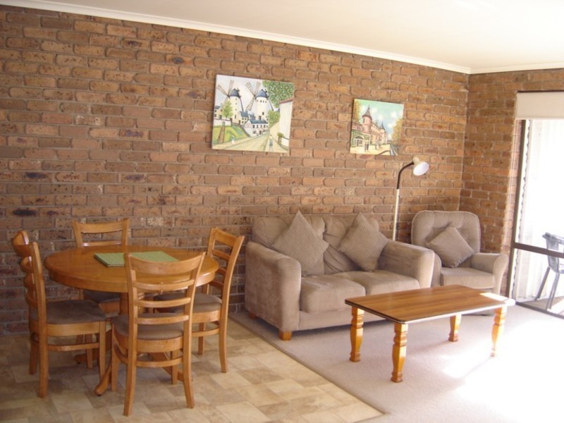 3/2 Wonga, Merimbula NSW 2548