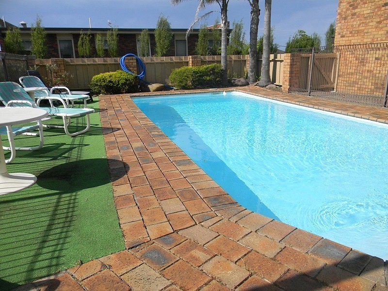 2/9 Cameron Street, Merimbula NSW 2548