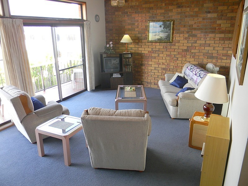 2/9 Cameron Street, Merimbula NSW 2548