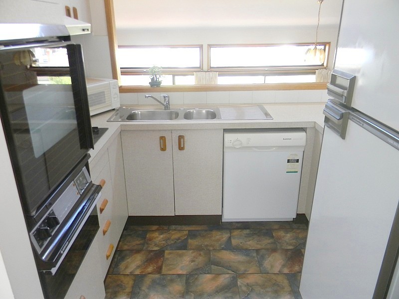 2/9 Cameron Street, Merimbula NSW 2548