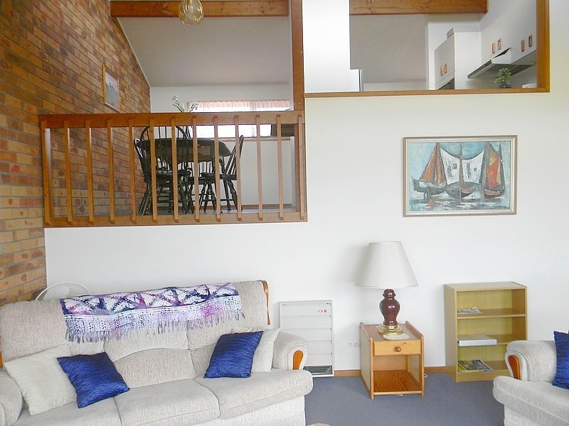 2/9 Cameron Street, Merimbula NSW 2548