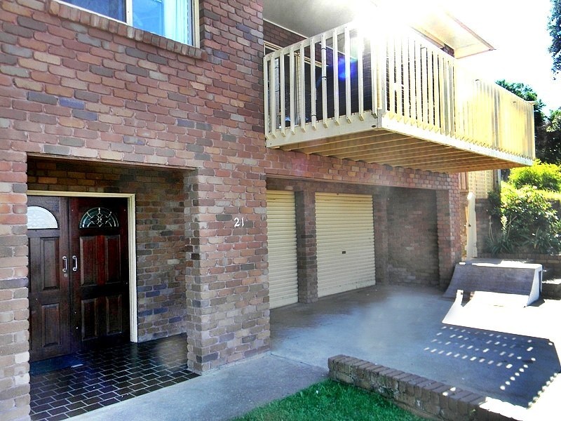 21 Surf Circle, Tura Beach NSW 2548