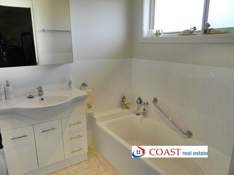 4c Surf Circle, Tura Beach NSW 2548