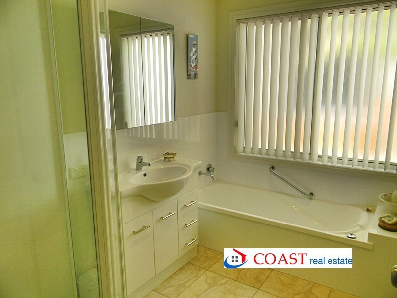 4C Surf Circle, Tura Beach NSW 2548