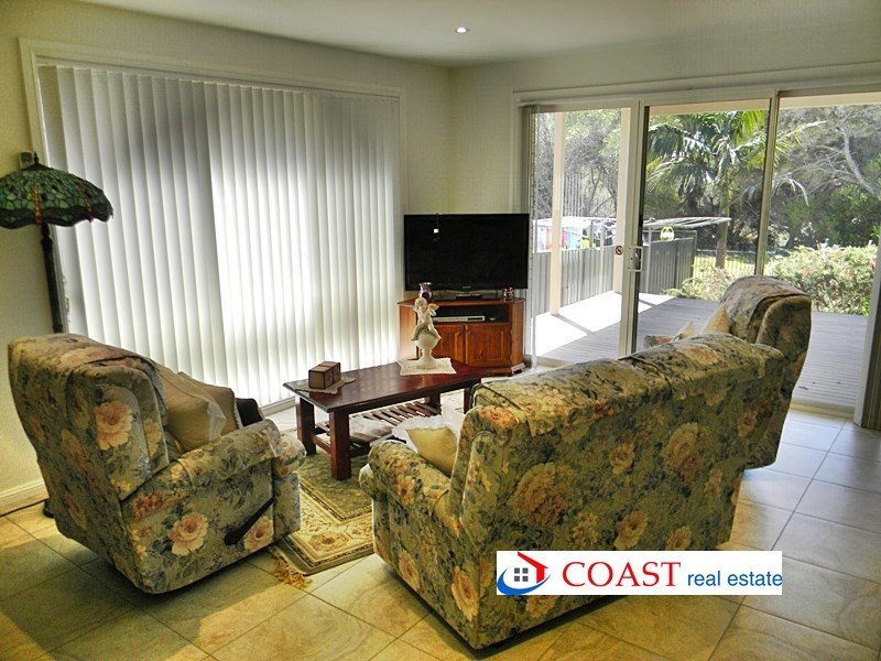 4C Surf Circle, Tura Beach NSW 2548
