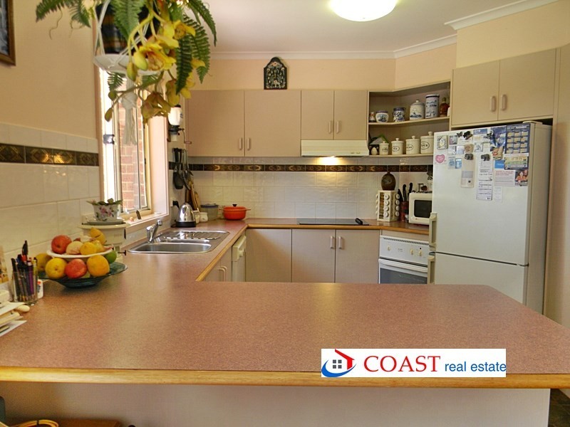 11 Flora Court, Tura Beach NSW 2548